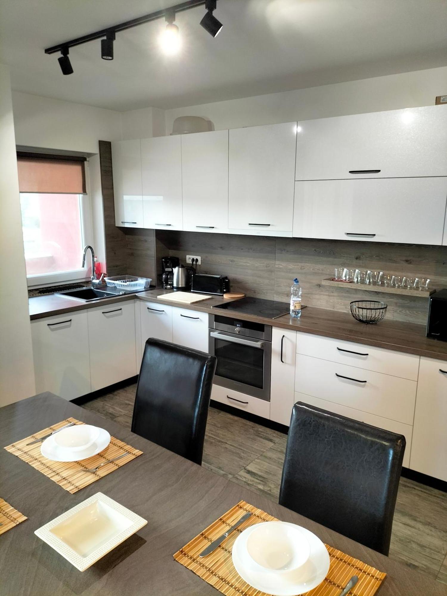 Apartamento Lotus Area On Oradea Exterior foto