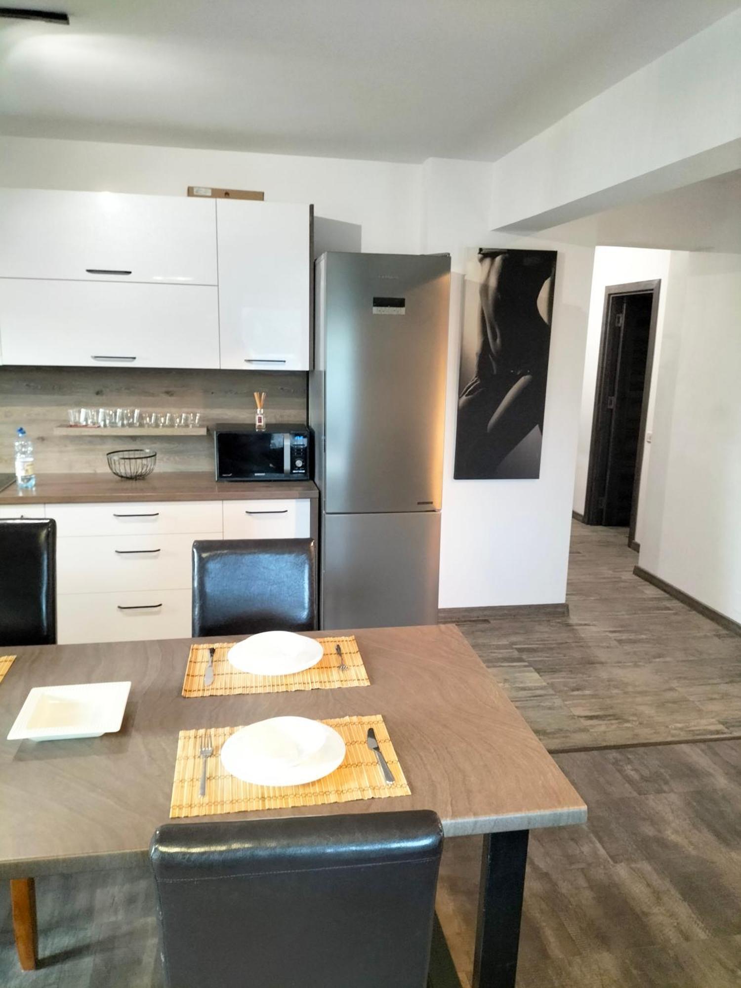 Apartamento Lotus Area On Oradea Exterior foto