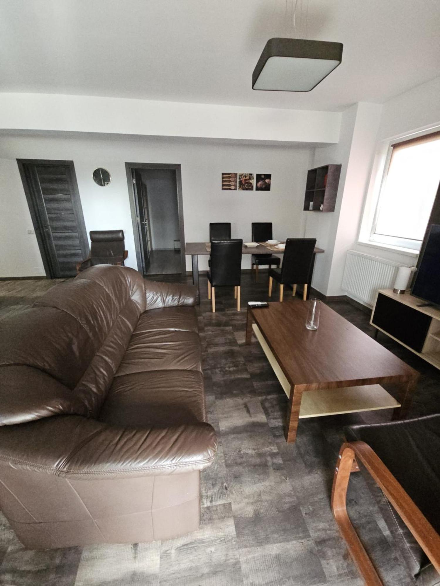 Apartamento Lotus Area On Oradea Exterior foto