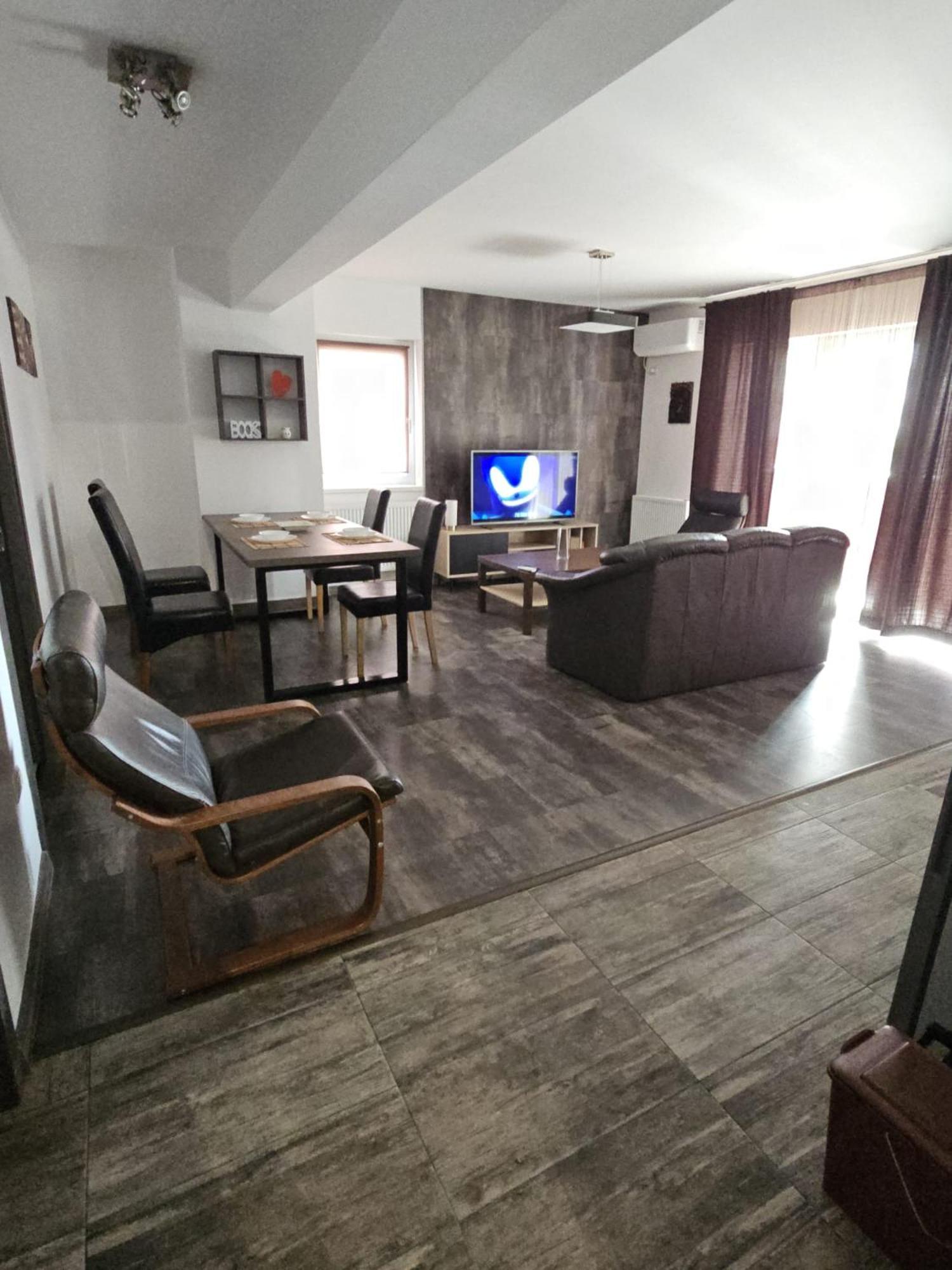 Apartamento Lotus Area On Oradea Exterior foto